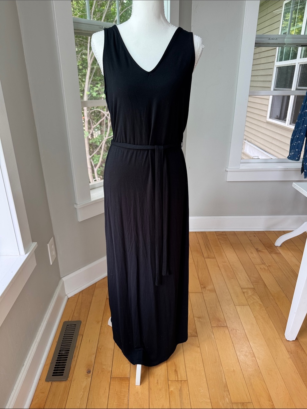 A New Day Black Sleeveless V-Neck Maxi Dress with Waist Tie Size Small